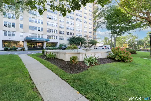 2625 Park Avenue #9N, Bridgeport, CT 06604