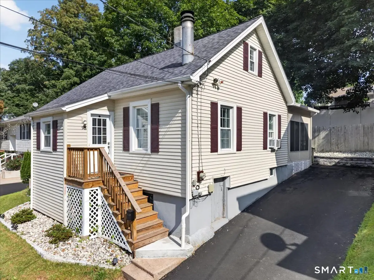 98 New Hanover Avenue, Meriden, CT 06451 - #1