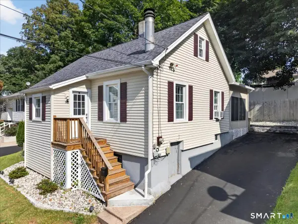 98 New Hanover Avenue, Meriden, CT 06451