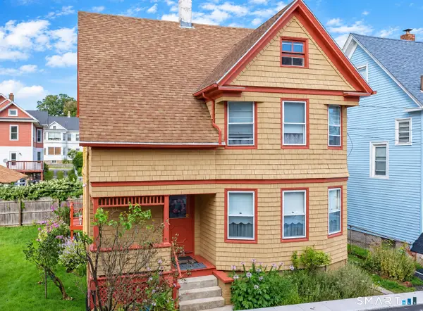 17 Borodell Place, New London, CT 06320