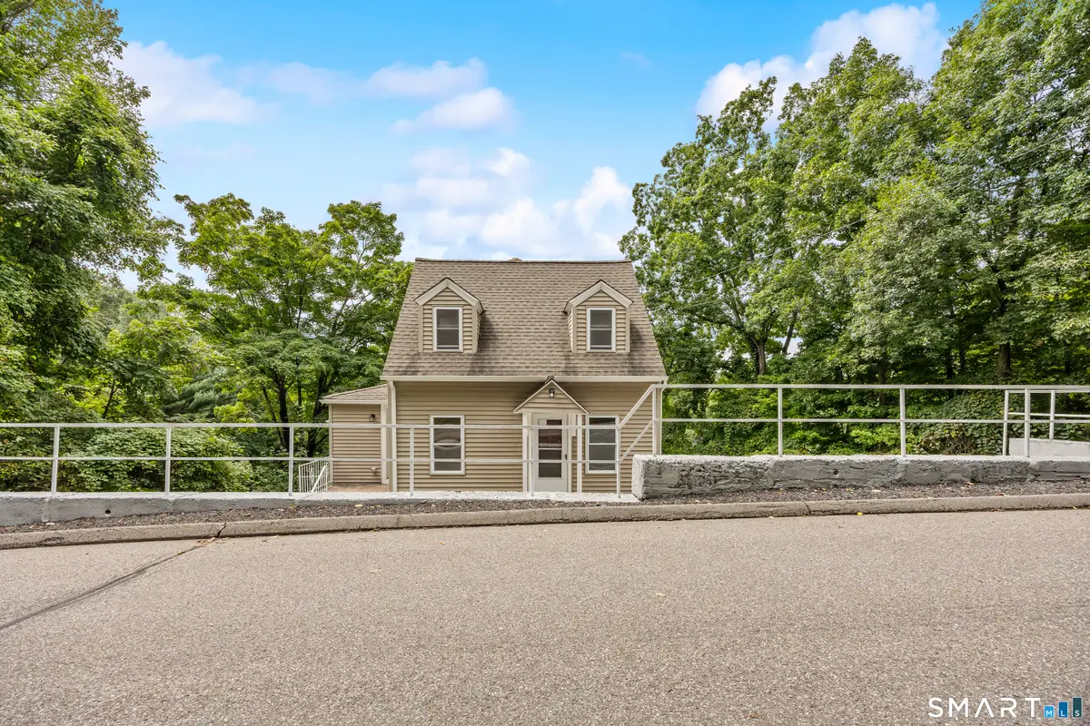 327 Steinmann Avenue, Middlebury, CT 06762 - #1