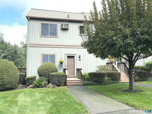11 Acorn Lane #11, Brookfield, CT 06804