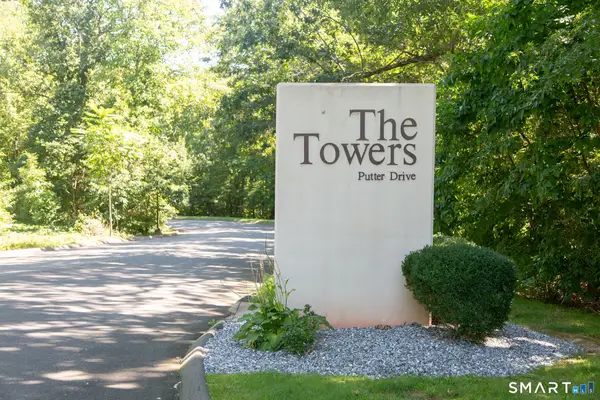 2 Putter Drive #102S, Wallingford, CT 06492