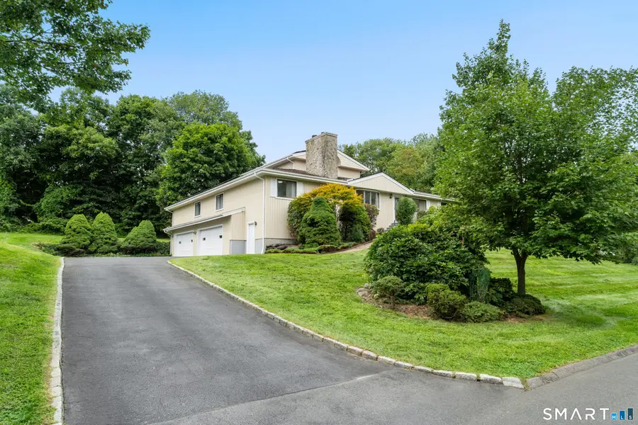 223 Sterling Road, Trumbull, CT 06611 - #2