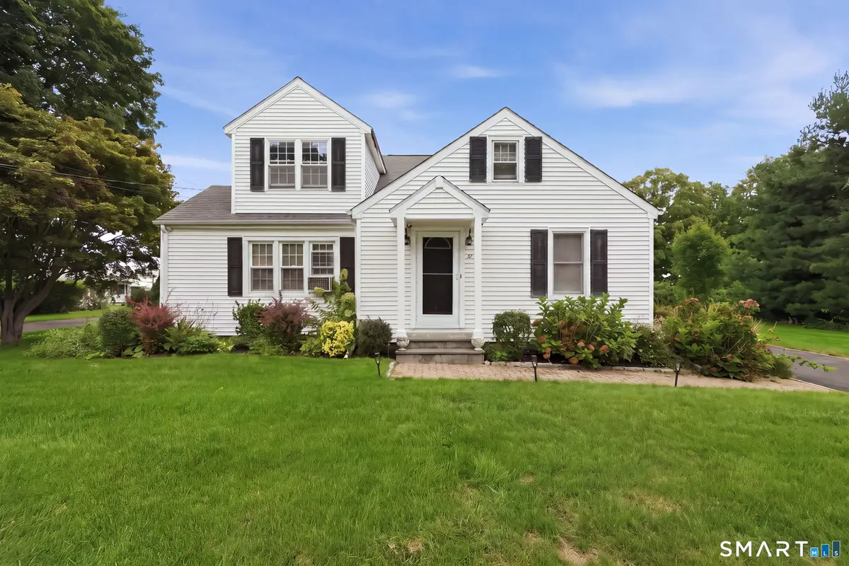 32 Crown Street, Trumbull, CT 06611 - #1