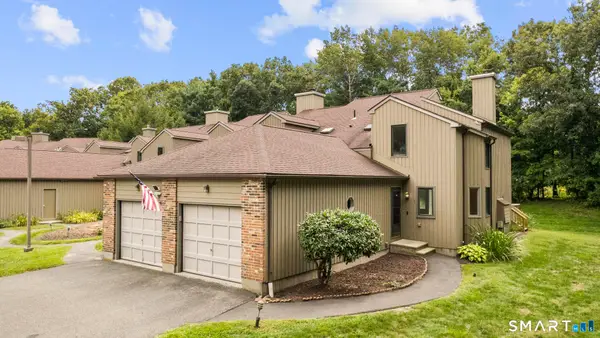 47 Far View Commons #47, Southbury, CT 06488