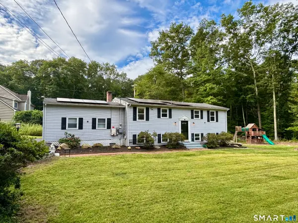 13 Black Oak Drive, East Lyme, CT 06333