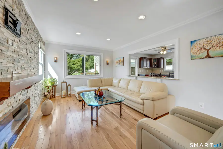 17 Thornhill Road, Riverside, CT 06878 - #3