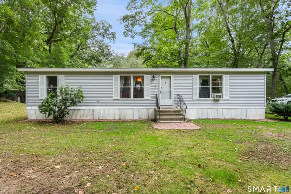 17 Evergreen Park, Clinton, CT 06413