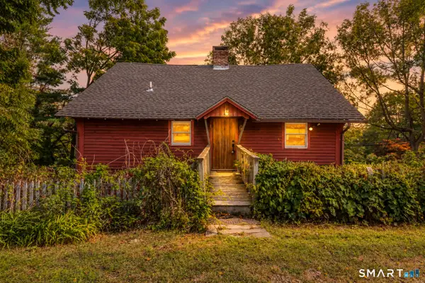 2 Old Colchester Road, Waterford, CT 06375