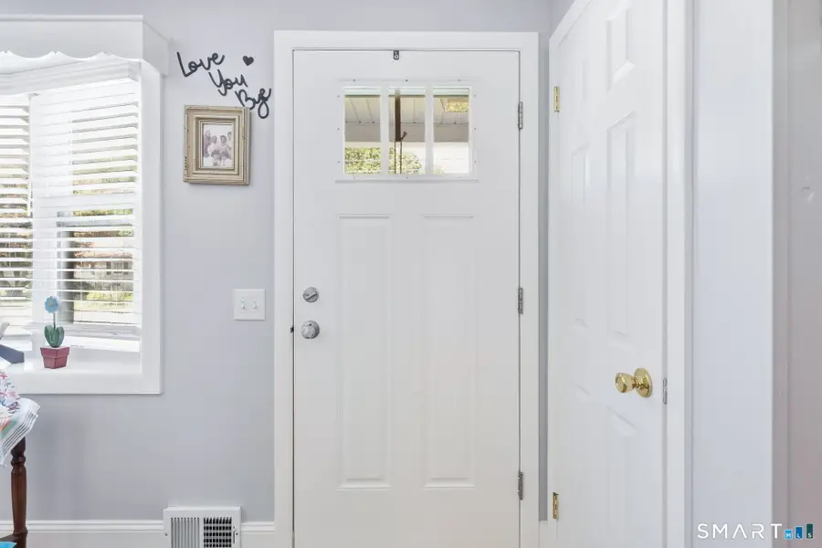 17 Seventh Avenue, Waterford, CT 06385 - #3