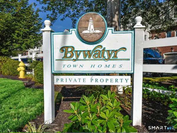 80 Bywater Lane #80, Bridgeport, CT 06605