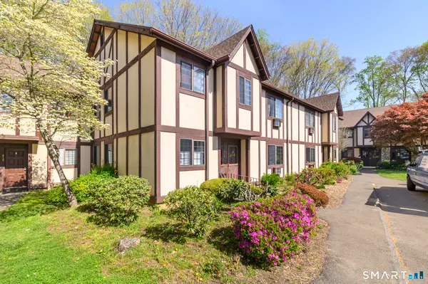 217 Foxwood Lane #217, Milford, CT 06461