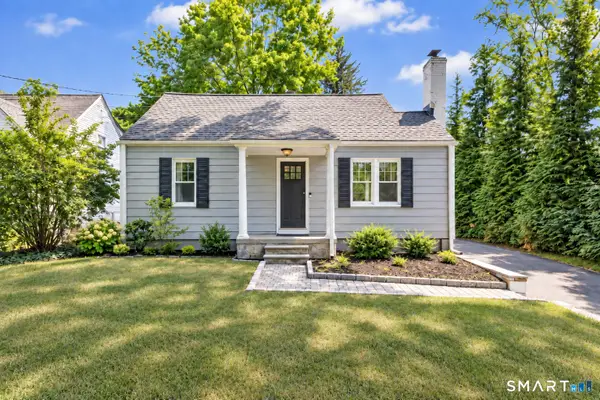2082 Stratfield Road, Fairfield, CT 06825