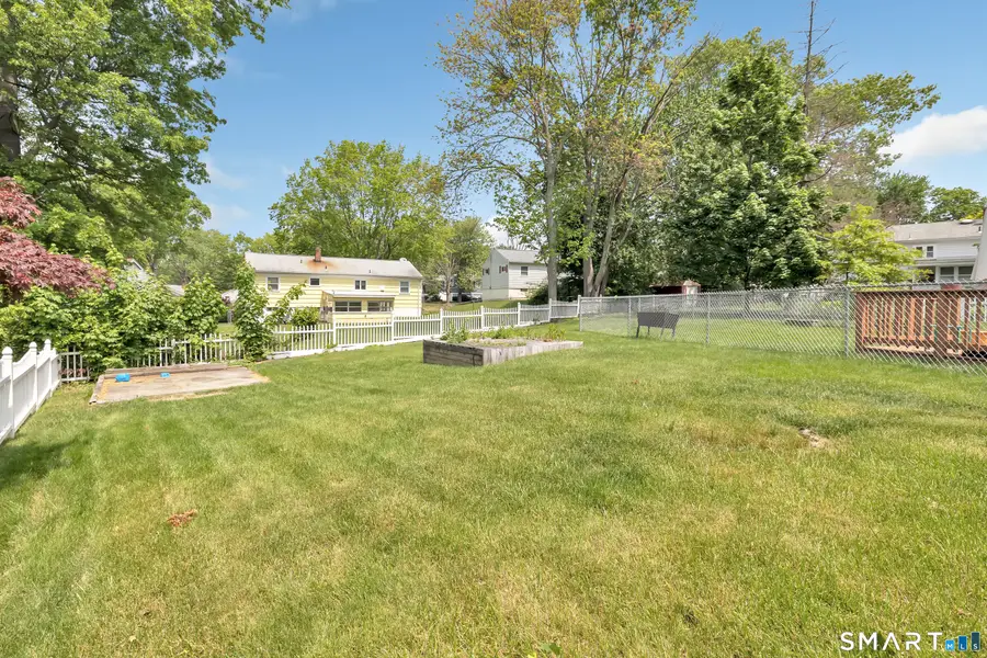11 Sarah Court, West Haven, CT 06516 - #3