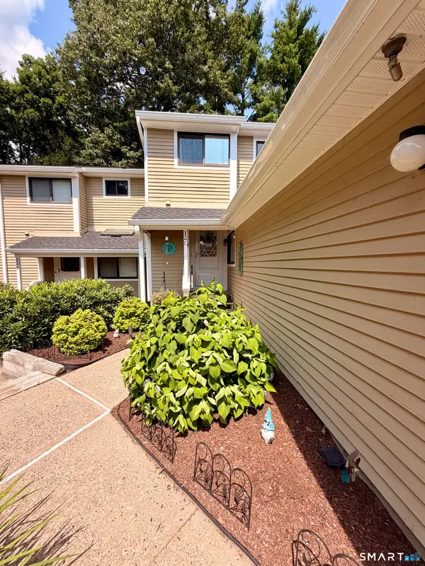 12 Wiggins Farm Drive #C, Simsbury, CT 06070