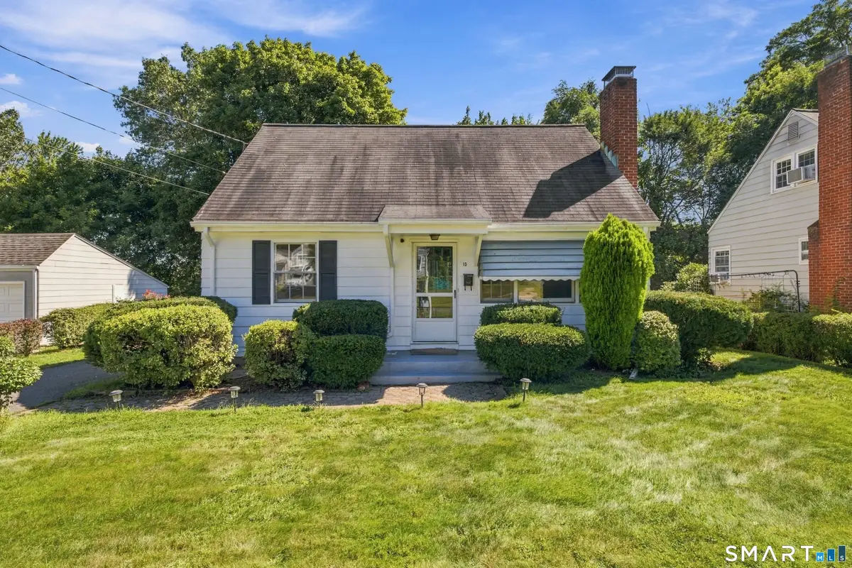 15 Chamberlin Drive, West Hartford, CT 06107 - #1