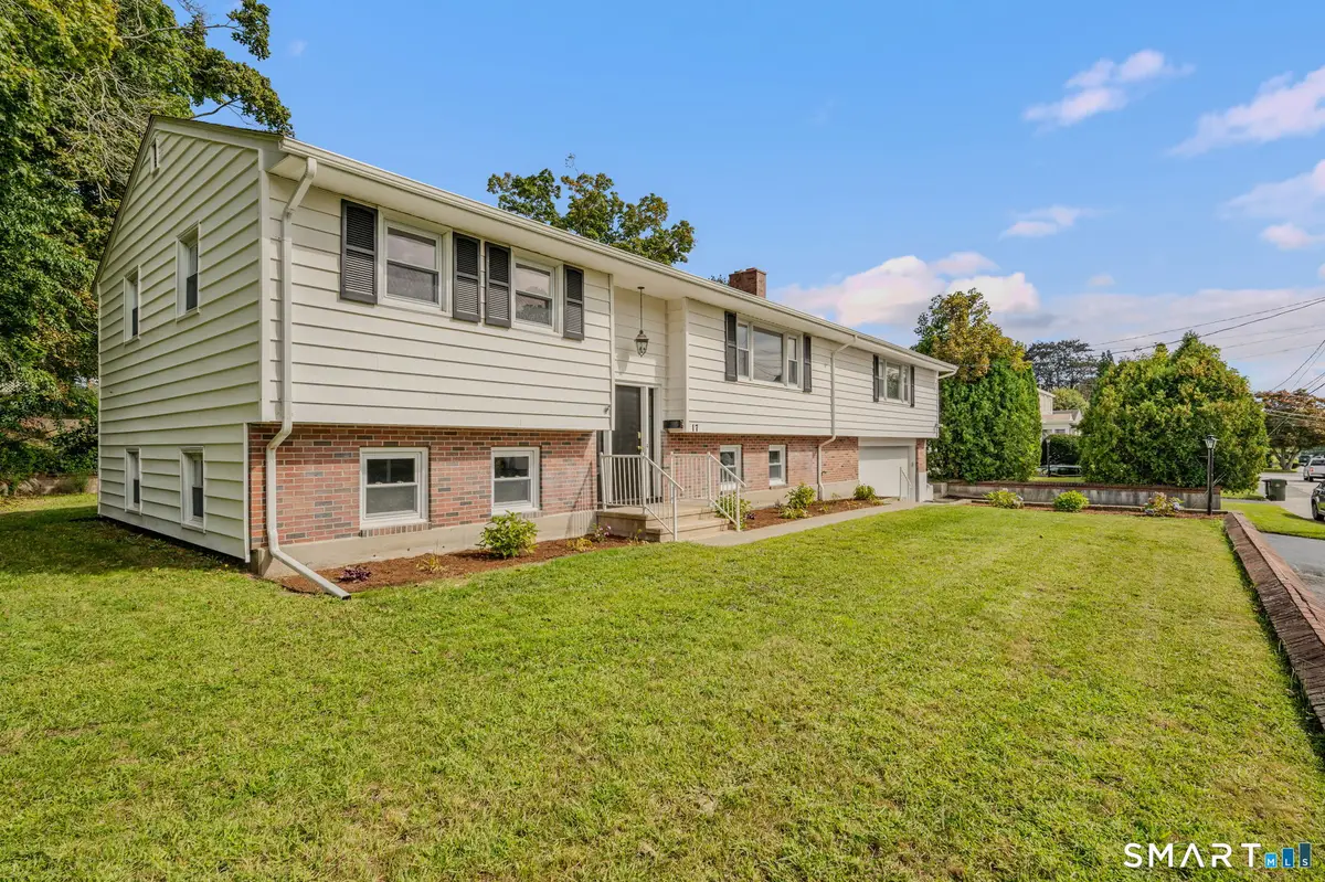 17 Elrin Place, New London, CT 06320 - #1