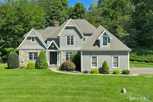 5 Wentworth Drive, Newtown, CT 06470