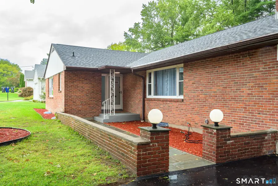 8 Lincoln Avenue, West Hartford, CT 06117 - #2