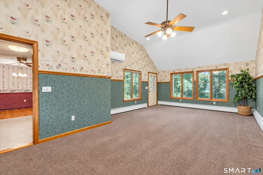 27 Queen Street, Enfield, CT 06082 - #2