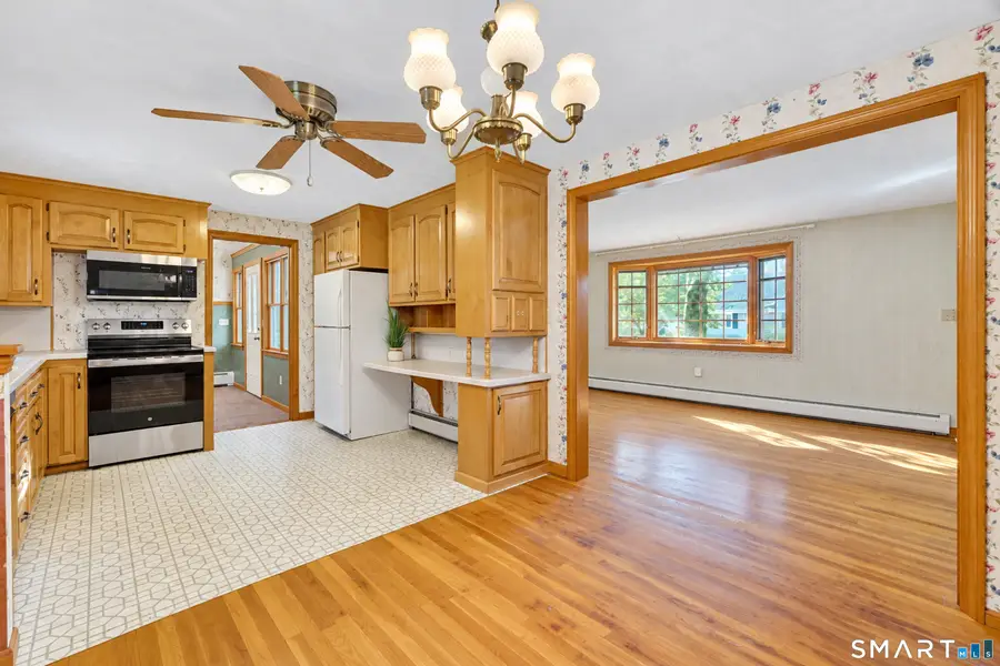 27 Queen Street, Enfield, CT 06082 - #3