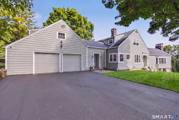195 Webb Circle, Monroe, CT 06468