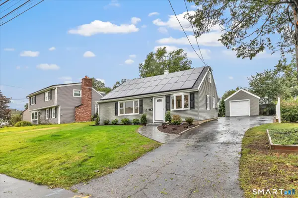 29 Meetinghouse Lane, Milford, CT 06460