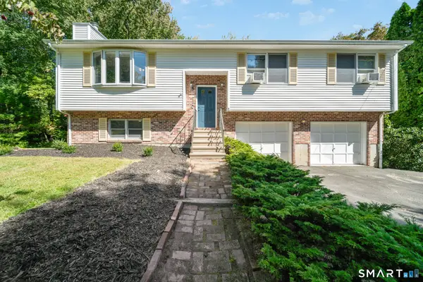 8 Wills Road, Newtown, CT 06470