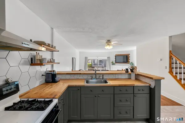 57 Meetinghouse Village #1, Meriden, CT 06450