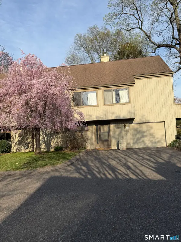 55 Black Hawk Lane #B, Stratford, CT 06614