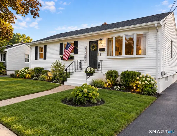 11 Laura Lane, New Haven, CT 06513