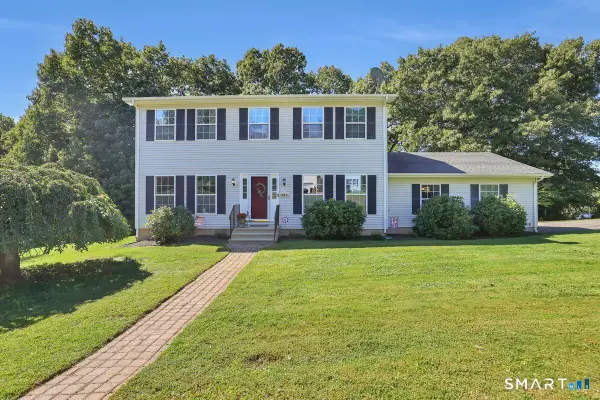 251 Edgemark Acres, Meriden, CT 06451