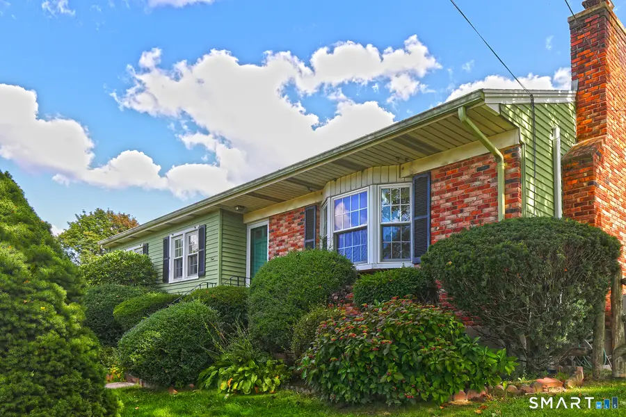 1 Sunflower Circle, West Haven, CT 06516 - #3