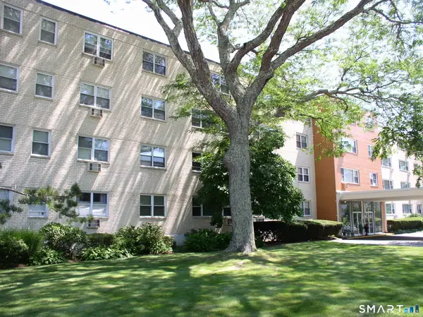 292 Pequot Avenue #E4, New London, CT 06320