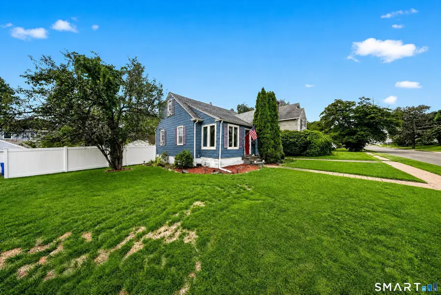 421 Wakelee Avenue, Stratford, CT 06614 - #2