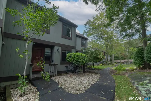 34 Harbour Village #E, Branford, CT 06405