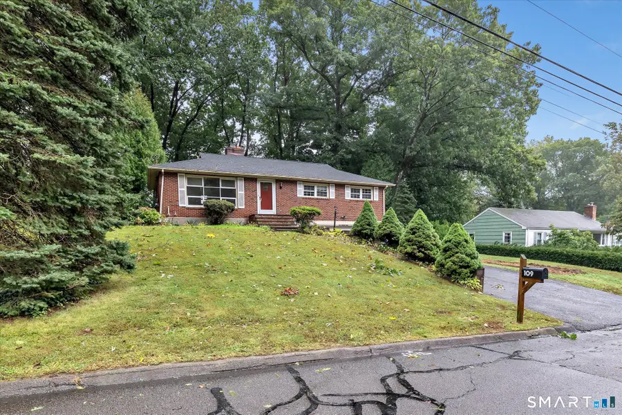 109 Woolsley Avenue, Trumbull, CT 06611 - #3