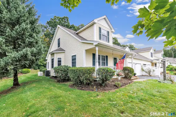 132 Meadow Brook Road #132, Oxford, CT 06478