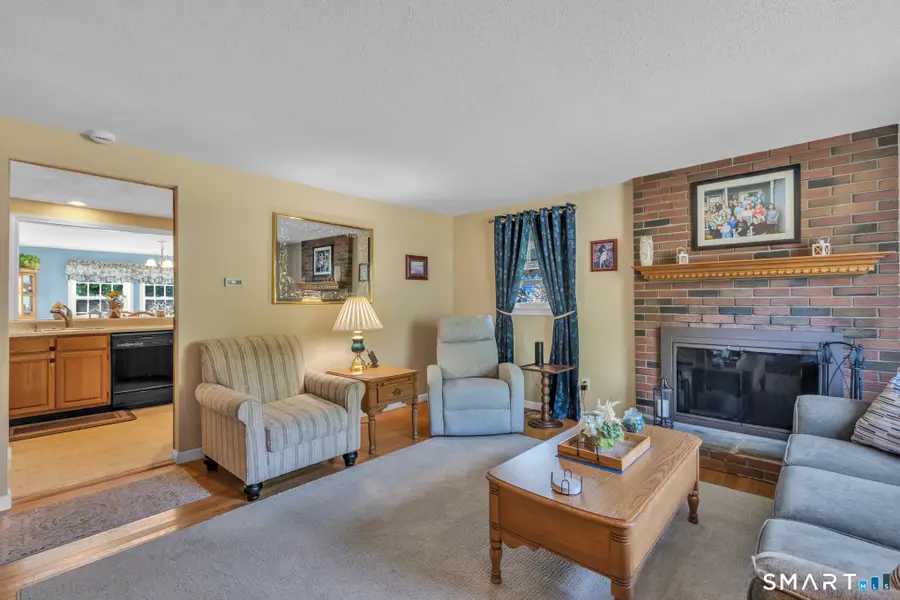 129 Montemerlo Avenue, Windsor Locks, CT 06096 - #3