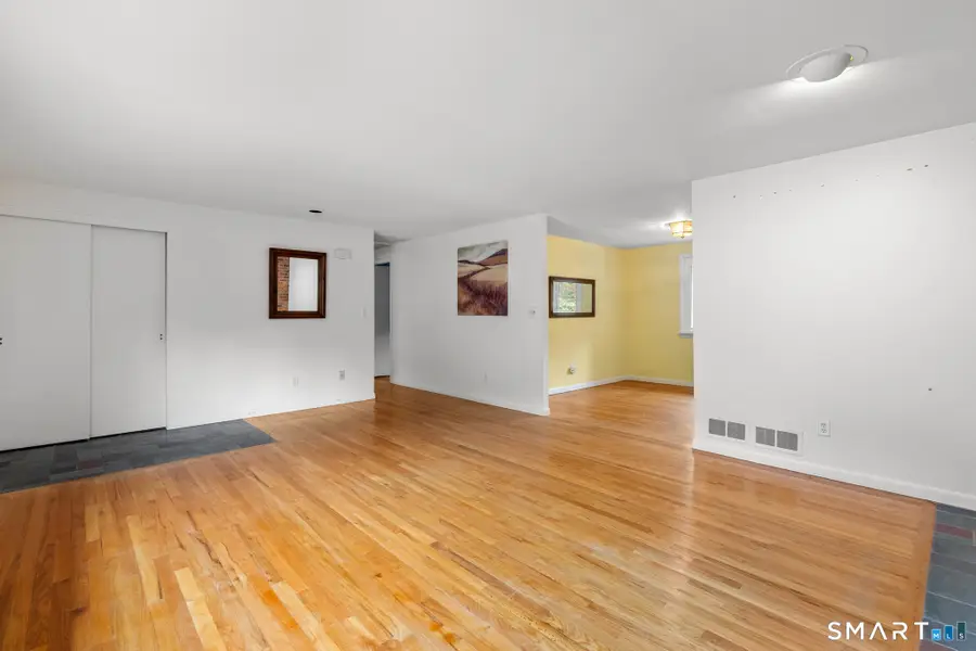 83 Richmond Lane, West Hartford, CT 06117 - #3