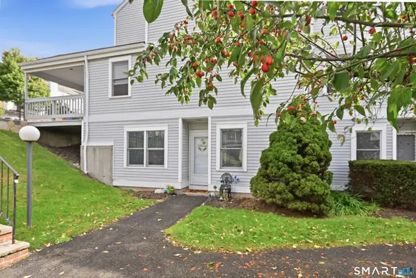 55 Mill Plain Road #32-1, Danbury, CT 06811
