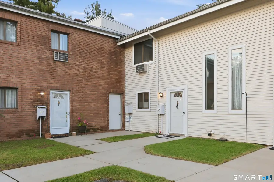 69 Sutton Place #69, Bloomfield, CT 06002 - #2