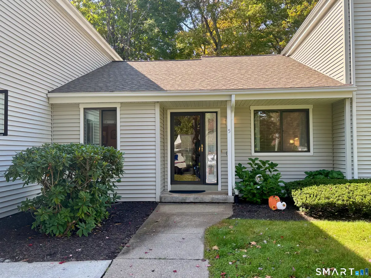 35 Nutmeg Road #B5, Middlebury, CT 06762 - #1