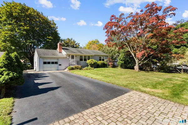 12 Palmer Woods Circle, Branford, CT 06405
