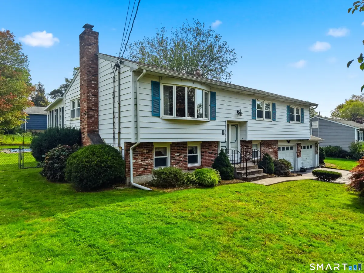27 Homesteader Lane, West Haven, CT 06516 - #1