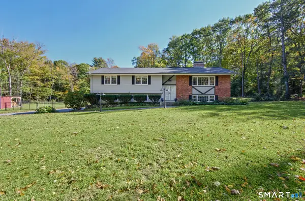 27 Berkshire Drive, New Hartford, CT 06057