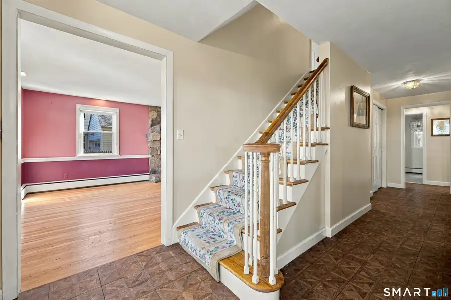24 Stoneham Drive, West Hartford, CT 06117 - #3
