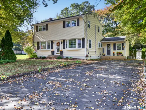 20 Bayberry Lane, Montville, CT 06382