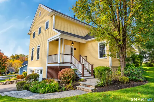 104 Periwinkle Drive #104, Middlebury, CT 06762